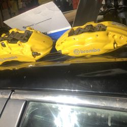 BREMBO 6 piston FRNT/ 4 piston REAR BRAKE Calipers