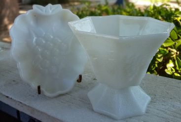 Milk glass Collectables 