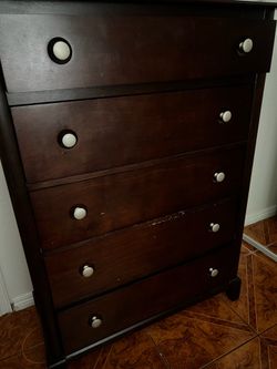 Dresser