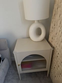 2 Nightstands