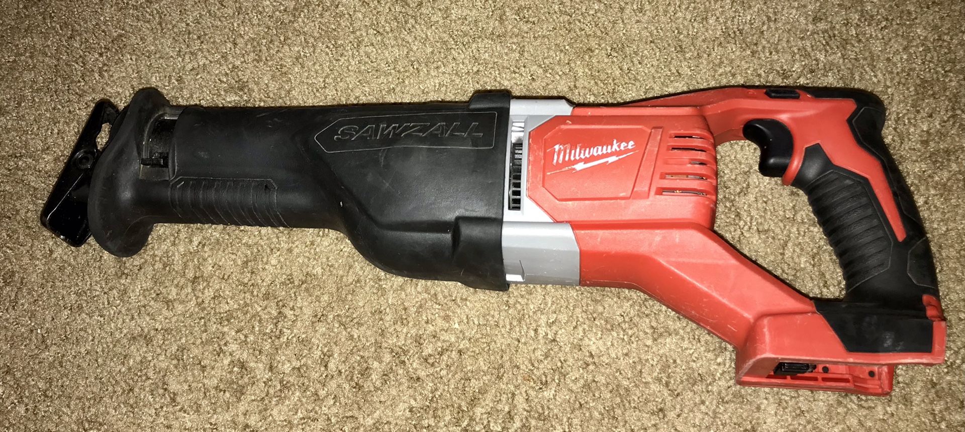 Milwaukee M-18 Saw Zall