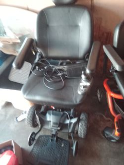 Wheelchair (electric)