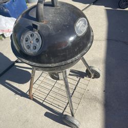 Masterbuilt Pro Charcoal Grill