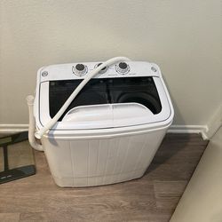 Portable washer/dryer combo (like new)!!!