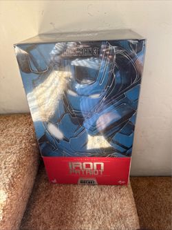 Hot Toys” Iron Patriot “Diecast action figure