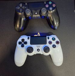 PS4 Pro, 1GB, 2 controllers