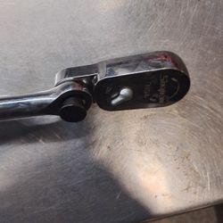 Snap On 3/8 Ratchet Swivel Locking Head