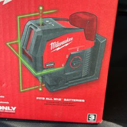 Milwaukee M12 Green Laser Cross Line & Plumb Point 