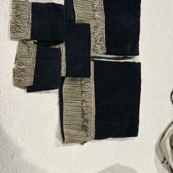 Decorative Black And Gold Towel Set