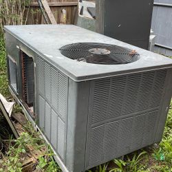 2.5 Ton Package Unit Running 