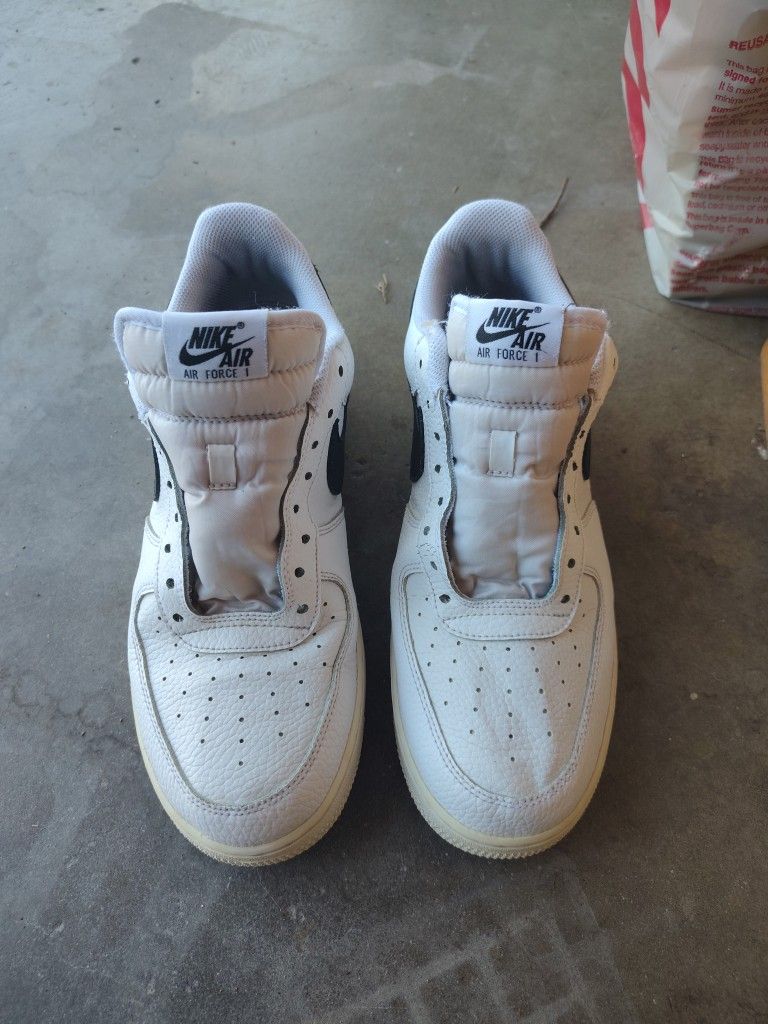 Nike Air Force Ones With Laces