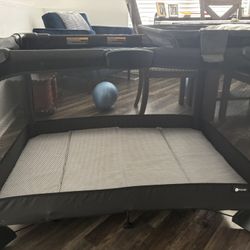 4moms Breeze Plus Playard