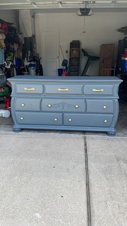 7 Draw Dresser ($30.00 Takes it Today)