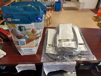 Brand New Medium Mask And Tubes