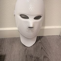 BRAND NEW 7-Color LED Face & Neck Therapy Mask — Wireless