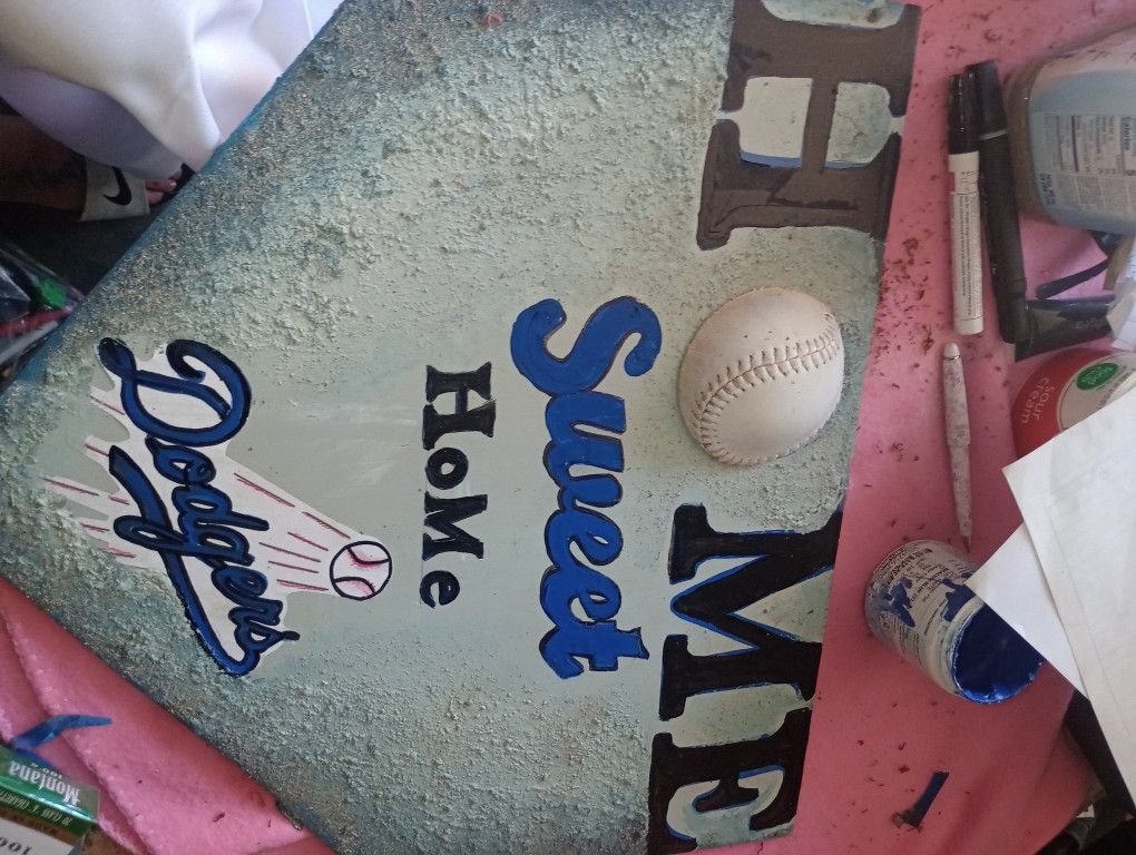 Dodger Signs