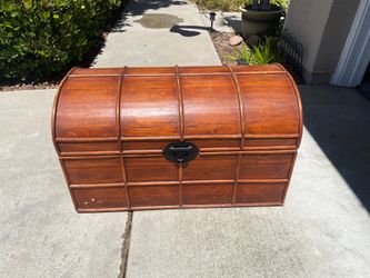 Vintage Dome-Top Storage Chest Trunk Furniture