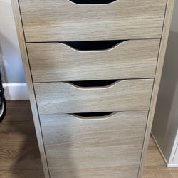 Desk Drawers / File Cabinets