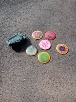 Disc golf set of discs and bag