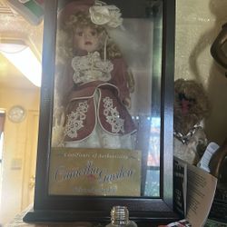 1999 Camellia Garden Collection 16” Porcelain Doll In Wood And Glass Cabinet 19