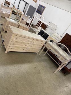 Blonde Wicker bedroom set (Can be sold separately)