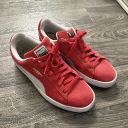Suede Pumas Size 9