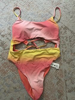New Aqua One piece Ombre Cut Out Swimsuit Size Medium