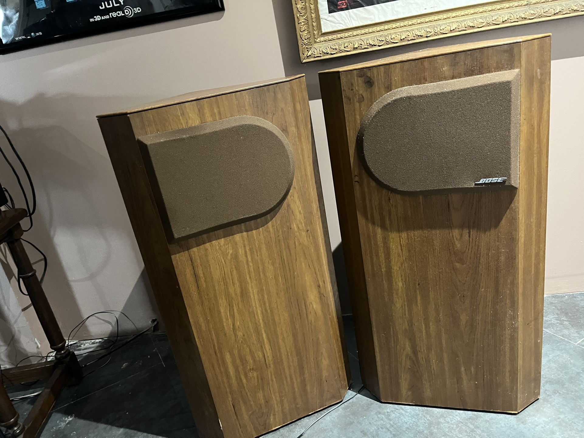 Pair Of Bose 401 Speakers In Wood Cabinet - Working
