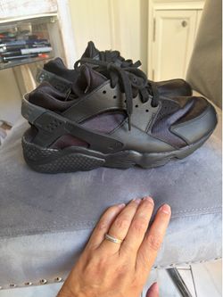 Women’s Nikes 8.5