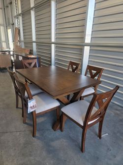 Bayside Furnishings
Bryce Dining Table and 6 Chairs