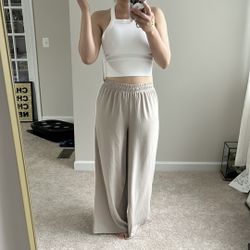 Zara light weight wide leg pants. XS-S