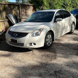 Nissan Altima 2011