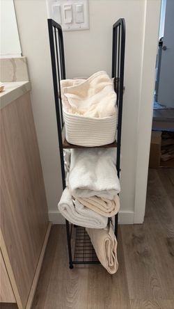 Towel shelf