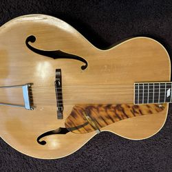 Gibson 1940 Epiphone Blackstone Acoustic Guitar Rare With Original Hard Case. 