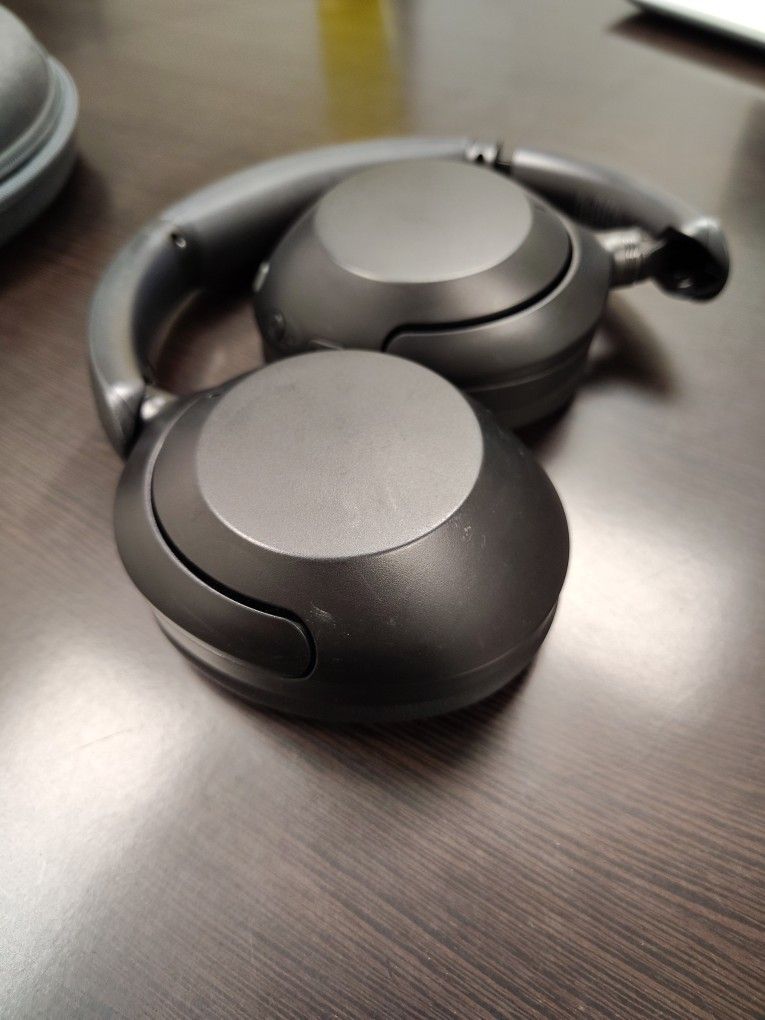 Sony WH-XB910 Xtra Bass Wireless Headphones W/Noise Cancelation