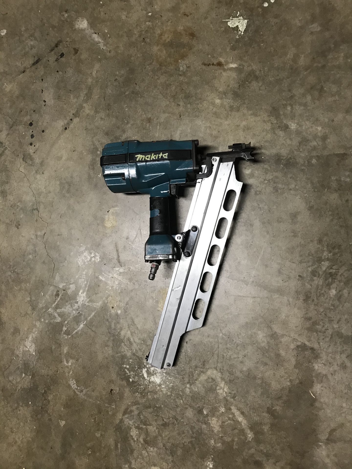 Framing Nail Gun Makita 