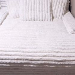 Sofa Couch Reading Couch Lounge Chair 500$