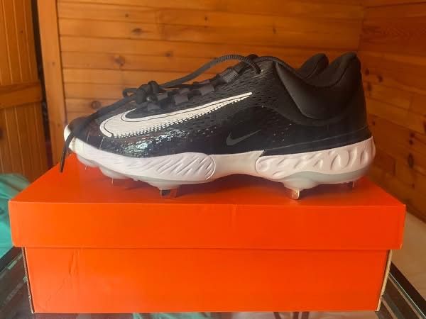 🏆 Brand New Nike Men’s Alpha Huarache Baseball Cleats – Size 11.5🏆