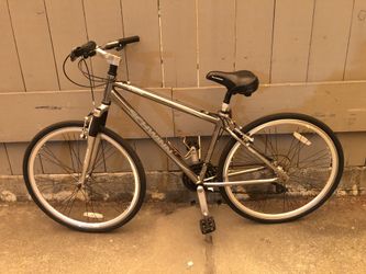 Schwinn bike good condition ready to right