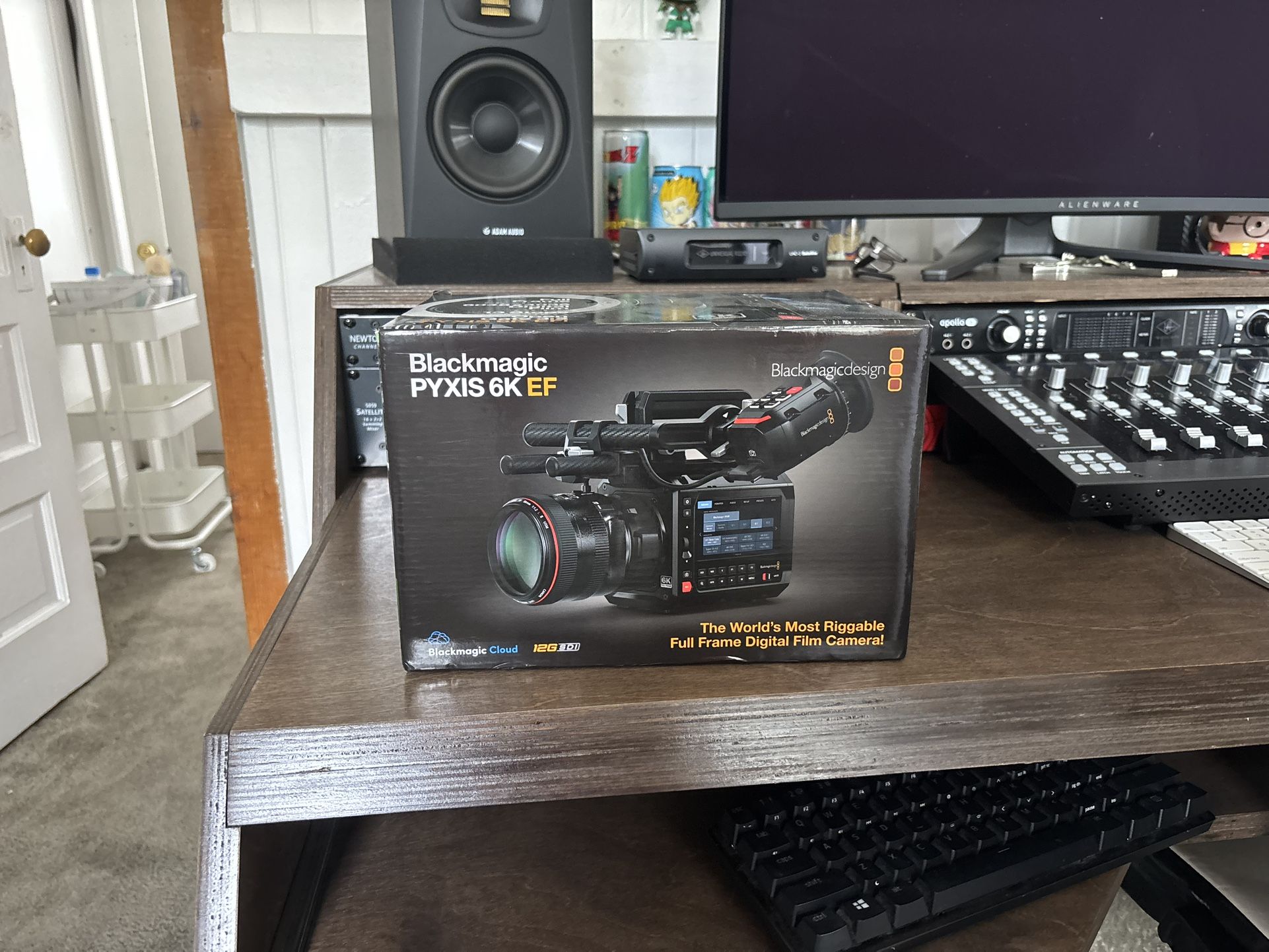 Blackmagic PYXIS 6k EF Mount + Zeiss Lenses