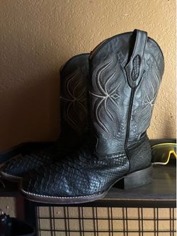 Boots size 9 python