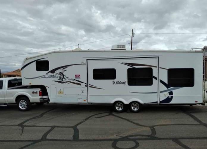 2009 Forest River Fith Wheel 30 loft