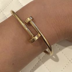 Gold bracelet