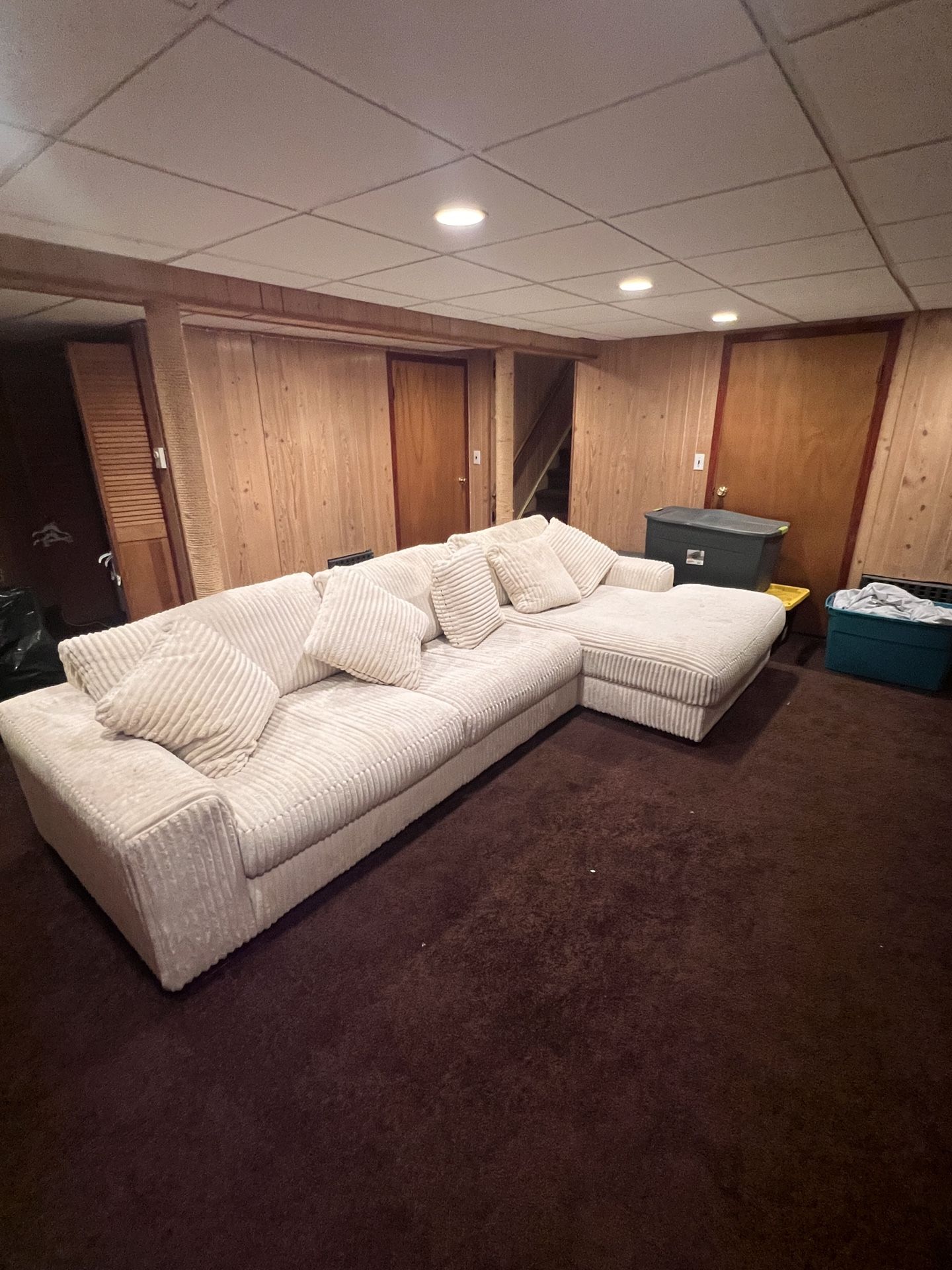 Sectional Couch Very Comfortable Like New.