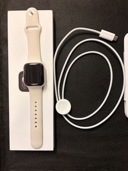 Apple Watch  SE 3, with Starlight Sport Band and Charger