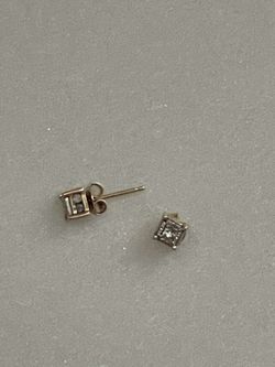 1/2 Kt Diamond Earrings 