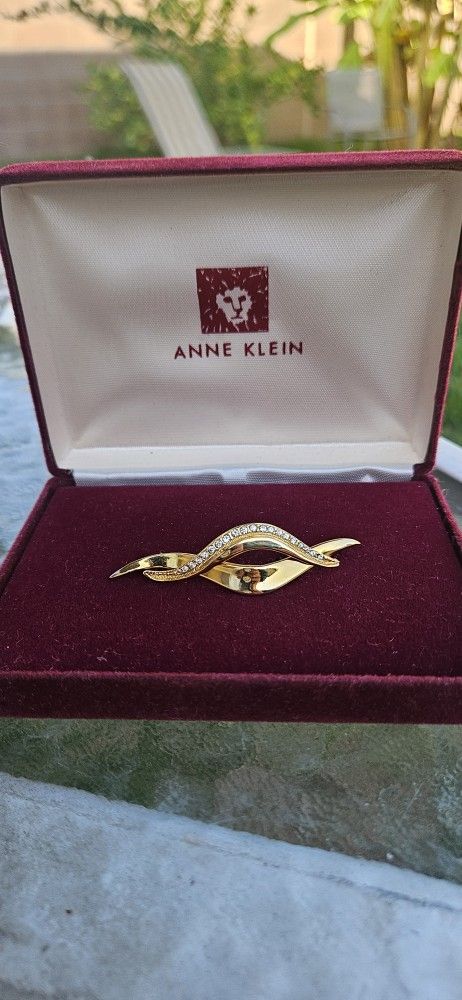 Ann Klein brand brooch
