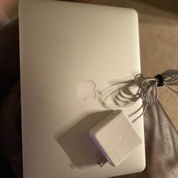 Mac Book Air 15.3 Inch Screen