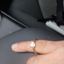 1.0 CT Brilliant Round VS2 Very Good Cut Color I Gold Ring