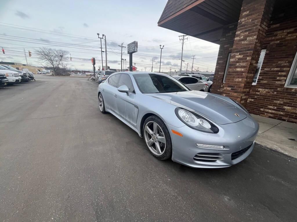 2016 Porsche Panamera